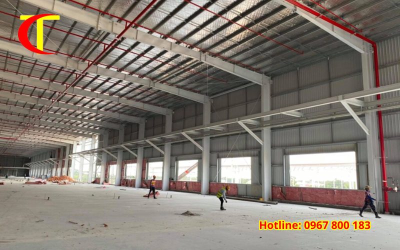 Nhà xưởng thép hay bê tông tốt hơn?