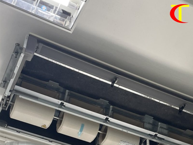 Điều hòa âm trần cassette có phù hợp với văn phòng, nhà xưởng không? Dàn lạnh âm trần lộ cụm quạt bên trong khi chưa lắp mặt nạ