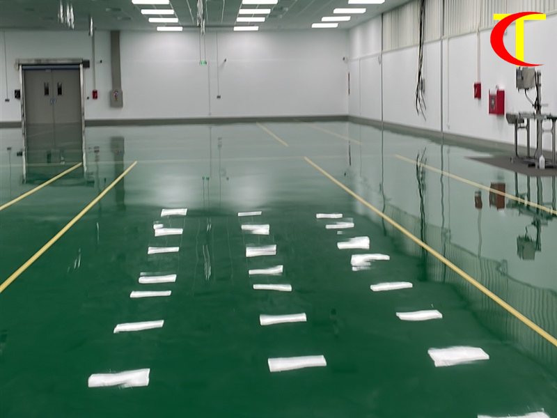 Nhà xưởng sạch sàn epoxy trước khi lắp đặt máy móc sản xuất