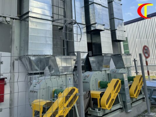 Quạt ly tâm và ống gió đứng, hạng mục chiếm tỷ trọng lớn trong báo giá lắp đặt hệ thống thông gió nhà xưởng